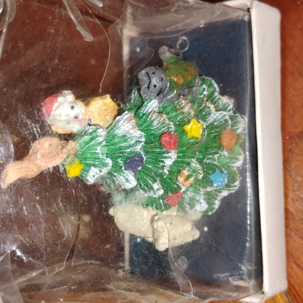 🎄 VINTAGE BRINNCO RESIN 🎄 w/ Animals